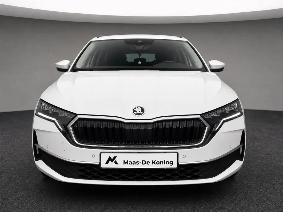 Škoda Octavia Combi 1.5TSI/115PK FL Selection · Apple/Android Car Play · Parkeersensoren · Stoelverwarming · Garantie t/m 04-12-2028 of 120000km.