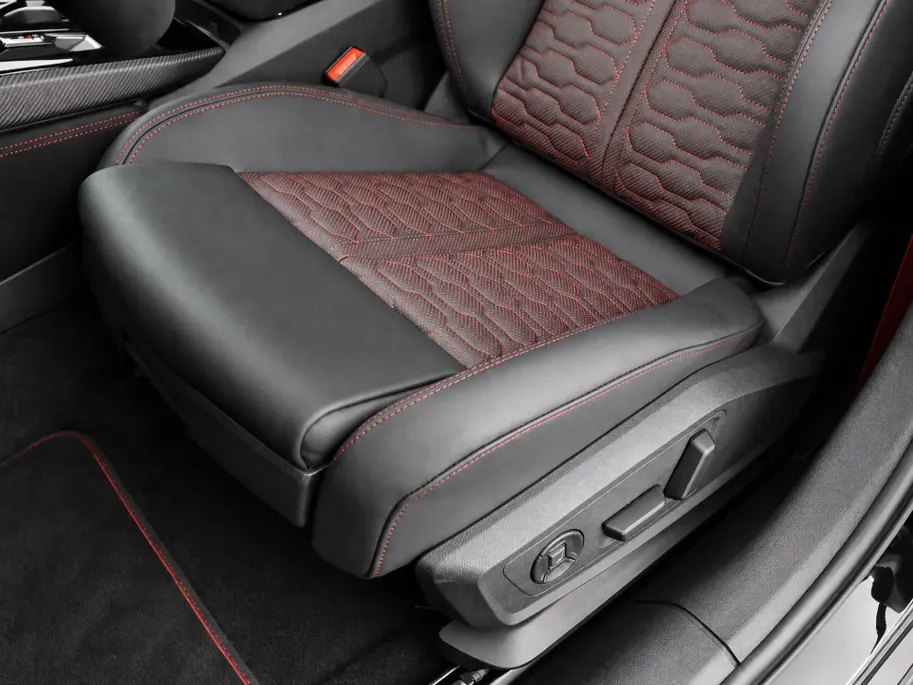 Audi RS5 Limousine e-hybrid 470 kW 639 PK · RS sportuitlaat · Topsnelheid 270 km/h · Head-up display · Panoramadak