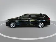 Volkswagen Passat Variant 1.5eTSI/150PK Elegance Business DSG · Trekhaak · Camera · Apple/Android Car Play · Navigatie · Dodehoeksensoren · Massage · Stoelverwarming ·