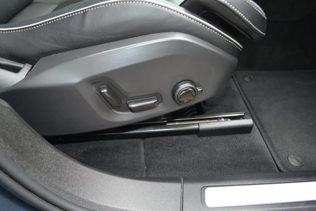 Volvo XC60 2.0 T8 PLUG-IN HYBRID AWD ULTIMATE