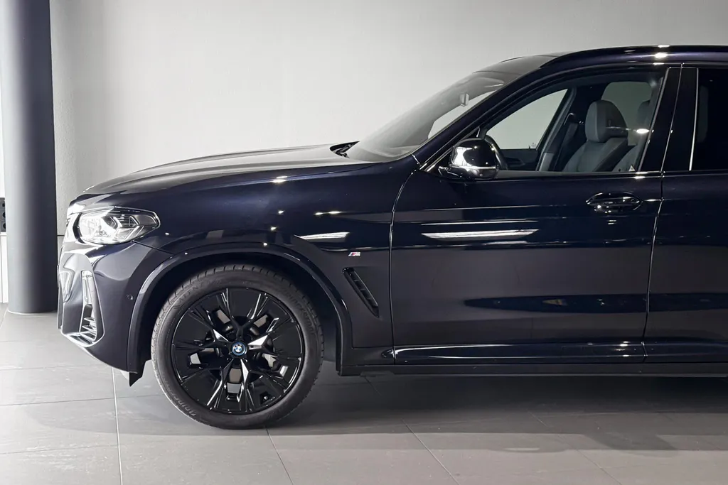 BMW iX3 High Executive 80 kWh