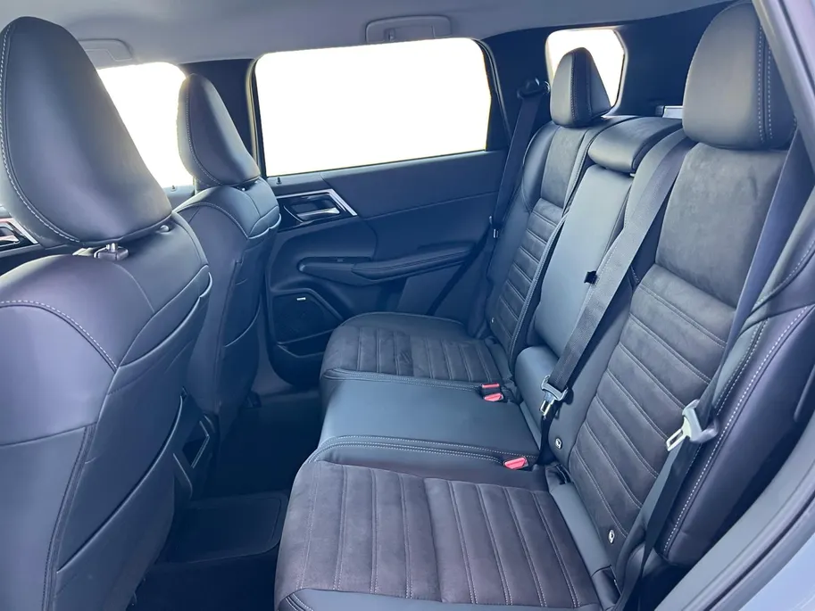 Mitsubishi Outlander 2.4 PHEV Business Edition | 8 JAAR GARANTIE | SNEL RIJDEN | Totaalprijs