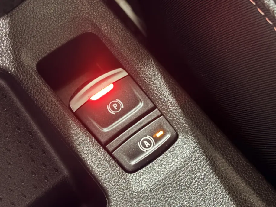 Renault Captur 145PK E-Tech Full Hybrid Esprit Alpine Automaat | Harman Kardon Audio | Stuurwielverwarming | 360 Camera | Parkeersensoren | Apple CarPlay/Android Auto | Navi | Climate Control | Adaptive Cruise Control |