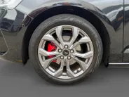 Ford Focus 1.0 EcoBoost Hybrid ST Line Style | Dealer onderhouden | NL auto | Winter pack | Cruise control | Parkeersensoren voor en achter | Achteruitrijcamera | Draadloos opladen mobiel | Apple carplay & Android auto | Keyless entry | Privacy glas | Bovag garantie