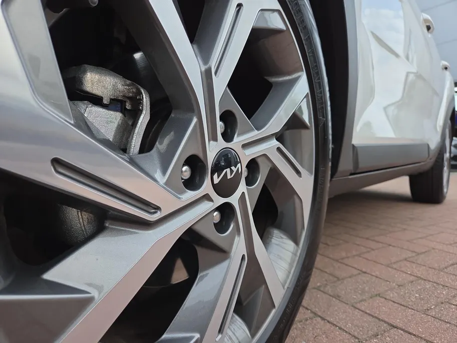 Kia Stonic 1.0 T-GDi MHEV GT-PlusLine | Hoge zit | Apple CarPlay Android Auto | Trekhaak | Stoel & stuurverwarming | Fietsendrager inclusief |