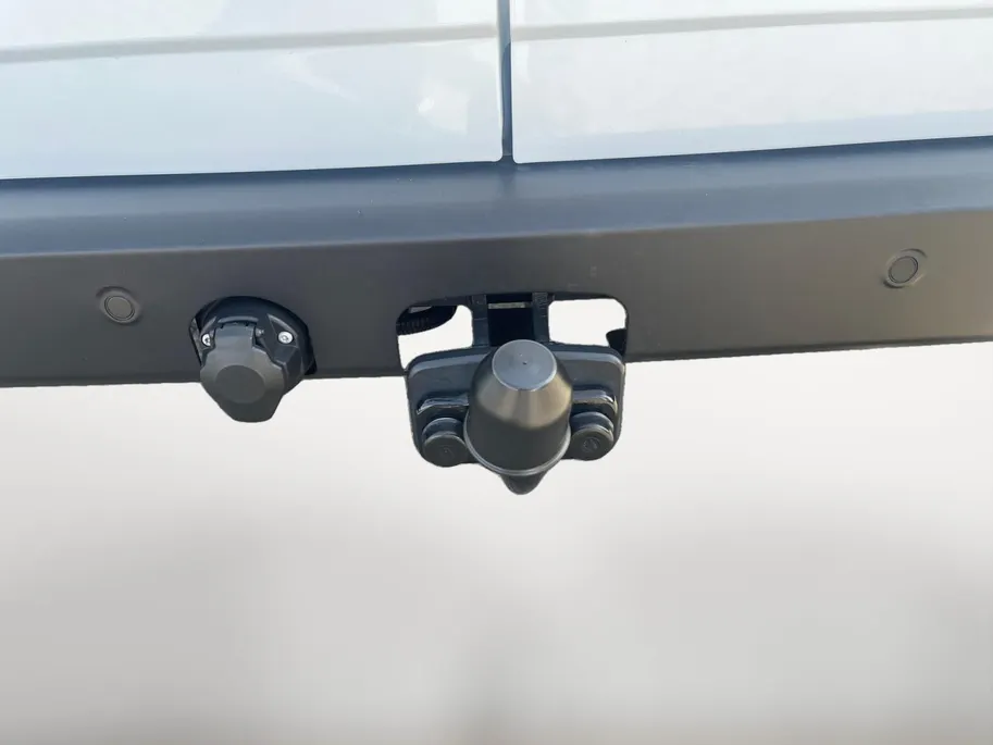 Ford E-Transit Cust. 320 L2H1 Trend 65 kWh Uit voorraad! | 0,99% rente Financial Lease | Driver Assistance Pack Premium | Trekhaak