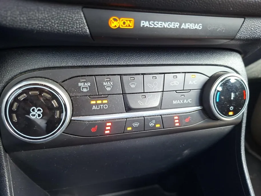 Ford Fiesta 1.0 EcoBoost Hybrid Titanium | Winterpack | Climate Control | Parkeersensoren | 15' Lichtmetaal | DAB+ | Cruisecontrol |