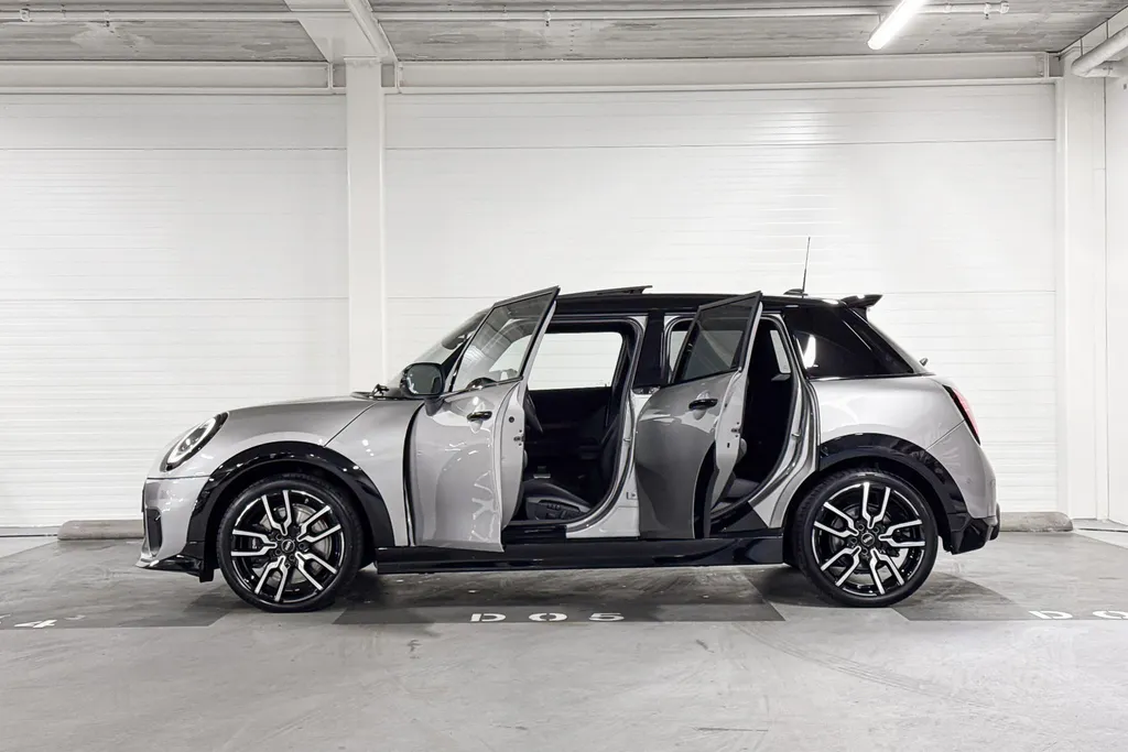 MINI Cooper 5-deurs Cooper S John Cooper Works pakket