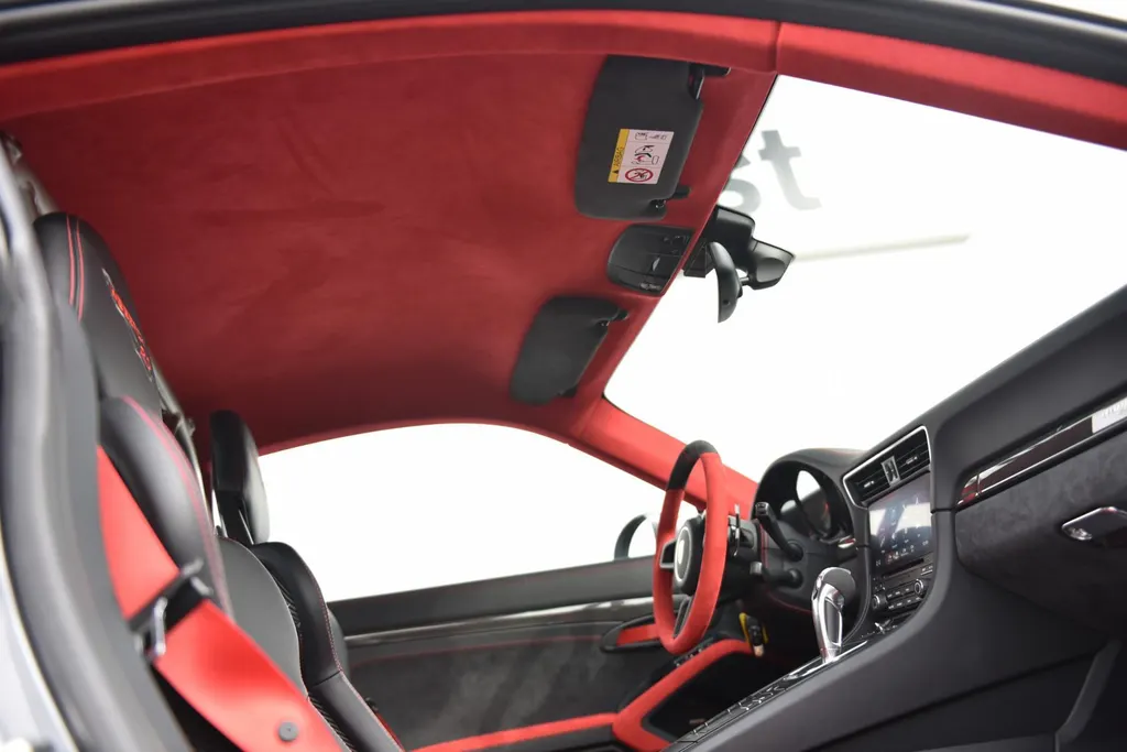 Porsche 911 GT2 RS 3.8