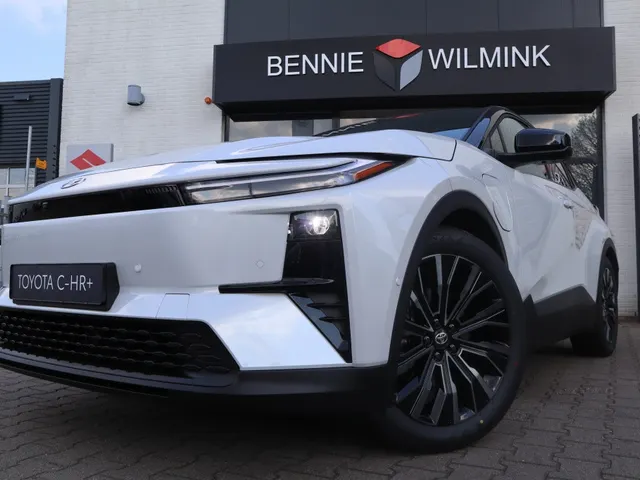 Toyota C-HR+ Executive AWD 77 kWh | Stoel/Stuur Verwarming | Matrix Led Lampen | 360 Camera