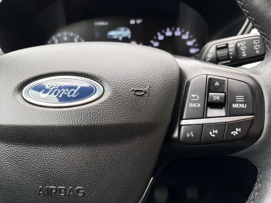 Ford Kuga 1.5 EcoBoost Titanium 150PK | Trekhaak (1800kg trekgewicht) | Navigatie | Parkeersensoren | Privacy Glass | Winter Pack