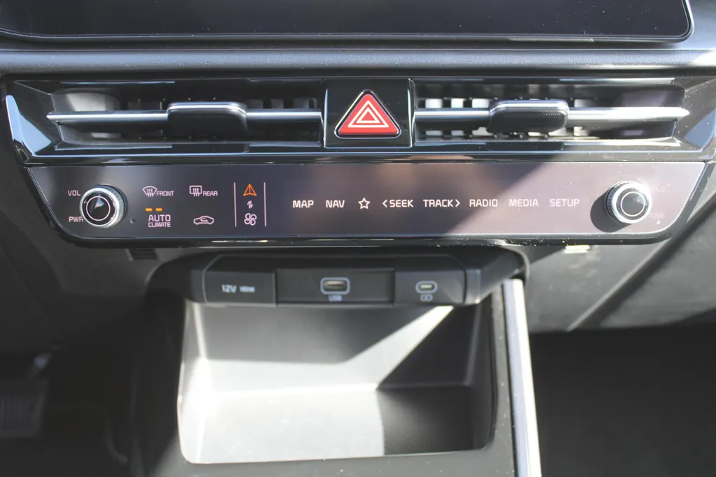 Kia Niro EV DynamicPlusLine 64.8 kWh | Airco | Navi | Camera | Cruise | 17' LM | PDC |