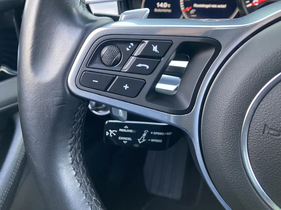 Porsche Panamera Sport Turismo 4 - 3.0 331 pk Sport Chrono - Panoramadak - Stoelverwarming  - Luchtvering - 21 inch lichtmetalen velgen