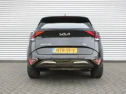Kia Sportage 1.6 T-GDi Hybrid Dark Edition | Stuur-/stoelverwarming v+a | Camera | Elek. stoelverstelling | 18' LM | Cruise adapt. | Navi | Clima | Half leer/suède |