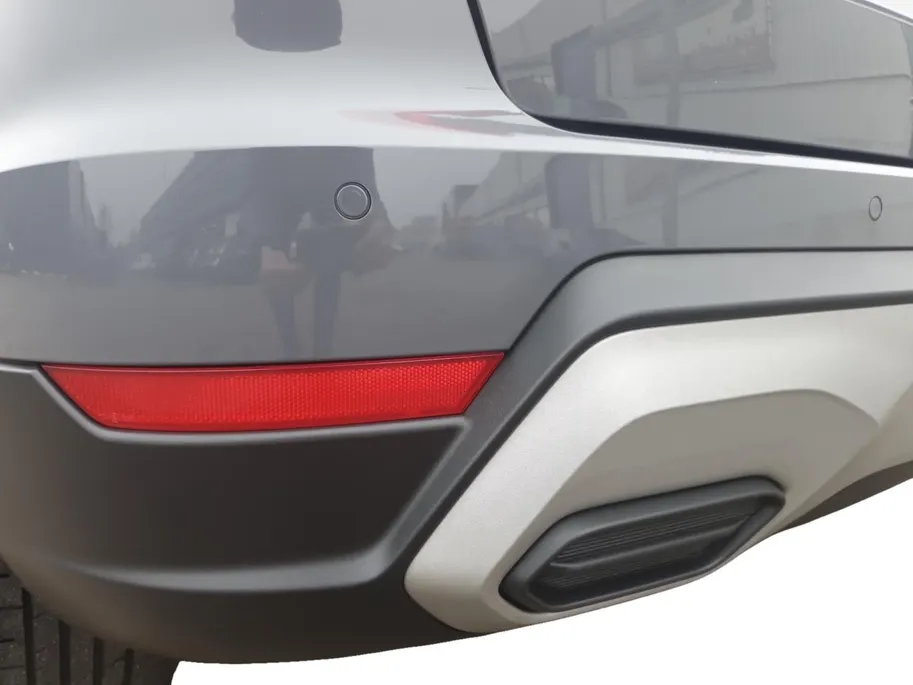 SEAT Arona Xperience | Climate control | Adaptieve cruise control | Camera | Apple CarPlay / Android  | Parkeersensoren voor en achter |