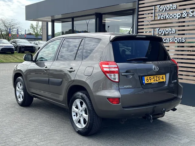 Toyota RAV4 2.0 VVTi Dynamic 2WD | Trekhaak