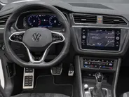 Volkswagen Tiguan 1.5 TSI 150pk DSG R-Line · Panoramadak · Camera · Trekhaak · Harman Kardon Sound  · Apple/Android Car Play · Keyless · Matrix LED · Stuur- & Stoelverwarming ·