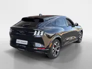 Ford Mustang Mach-E Premium AWD | Memory stoelen | Stoel en Stuurverwarming | B&O audio | Elektr. Achterklep | 360 camera