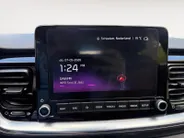 Kia Stonic 1.0 T-GDi MHEV DynamicLine Navigatie | Achteruitrijcamera | Lichtmetaal | Resterende fabrieksgarantie |