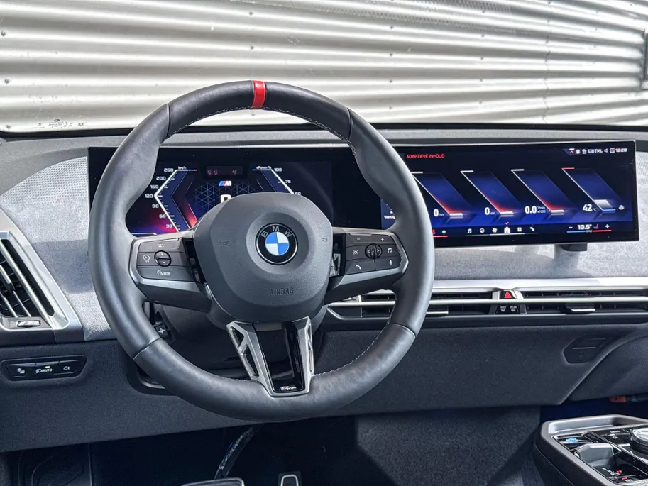 BMW iX xDrive M70 112 kWh
