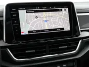 Volkswagen T-Roc 1.5TSI/150PK R-Line Business+ · Panoramadak · Trekhaak · Camera · Apple/Android Car Play · Navigatie · Stoelverwarming · Garantie t/m 09-10-2027 of 100000km.