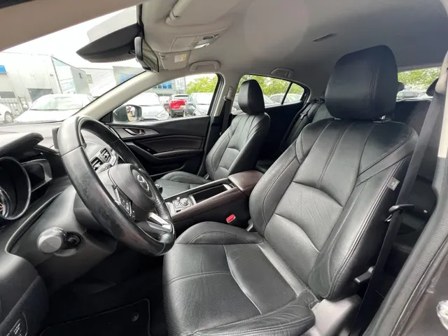 Mazda 3 2.0 SkyActiv-G 120 GT-M | LEDER | CAMERA | BOSE AUDIO | NAVIGATIE | NED AUTO | DEALER ONDERHOUDEN | STOEL + STUURVERWARMING | ACC |