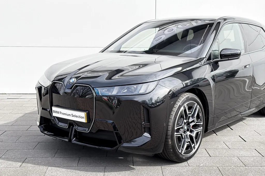 BMW iX xDrive60 112 kWh