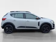 Dacia Sandero Stepway 1.0 TCe 100 ECO-G Extreme Apple Carplay/Android Auto , camera , navi , parkeersensor , climate , cruise , zwarte velgen .