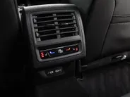 Volkswagen Golf 1.5 eTSI 150pk DSG R-Line Edition · Panoramadak · Apple/Android Car Play · Camera + Parkeersensoren · Garantie t/m 28-07-2030 of 100000km.
