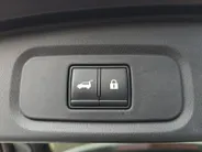 Nissan QASHQAI 1.3 MHEV Tekna |AIRCO | 360 CAMERA | PARKEERSENSOREN VOOR EN ACHTER | PANORAMADAK | CRUISE CONTROL | APPLE CARPLAY/ANDROID AUTO | ZEER MOOIE AUTO