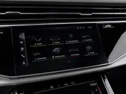 Audi Q8 55 TFSI e quattro Pro Line S 394 PK · B&O Premium 3D · Vierwielbesturing · Assist parking plus, remote · Trekhaak elek. wegklapbaar · MEGA Sale