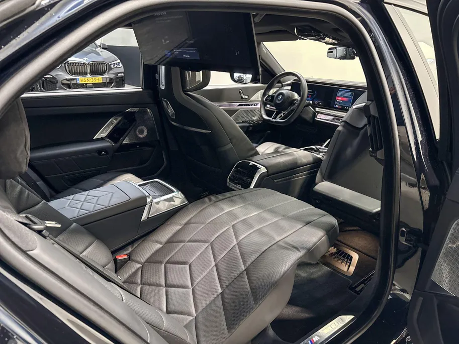 BMW i7 M70 xDrive 106 kWh