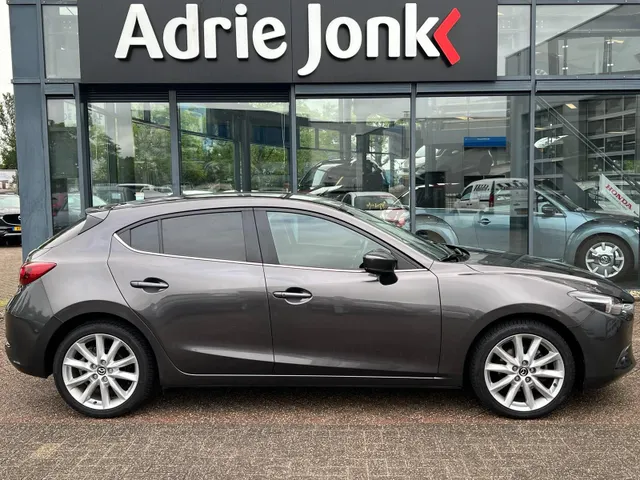 Mazda 3 2.0 SkyActiv-G 120 GT-M | LEDER | CAMERA | BOSE AUDIO | NAVIGATIE | NED AUTO | DEALER ONDERHOUDEN | STOEL + STUURVERWARMING | ACC |