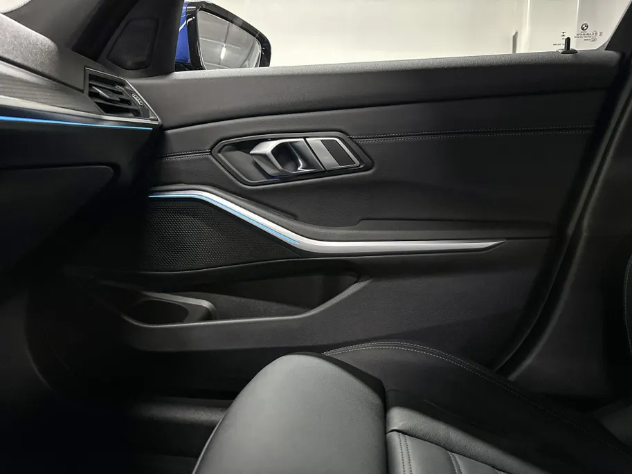 BMW 3 Serie Sedan 320i l M-Sport