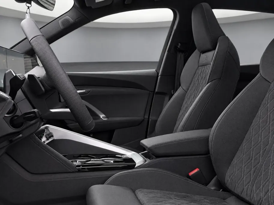 Audi Q5 e-hybrid quattro S edition 299 PK · Head-up display · Adaptieve luchtvering · Glazen panoramadak