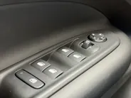 Jeep Avenger Jeep Avenger 1.2 e-Hybrid Summit | Facelift | Pano | Winter