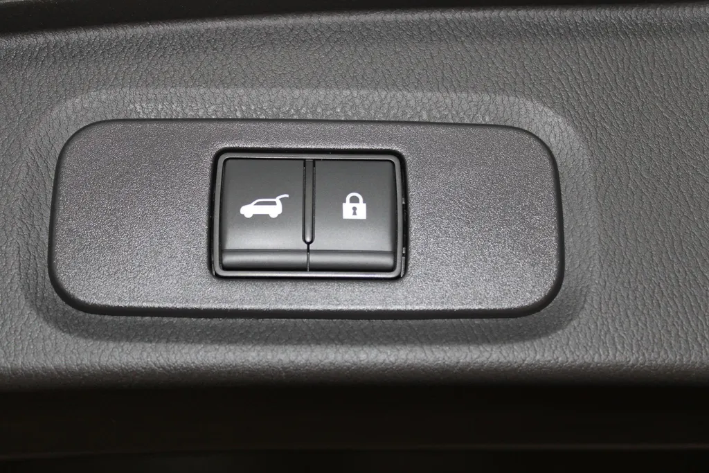 Nissan QASHQAI 1.5 e-Power N-Design | Stuur-, stoel- en voorruitverwarming  | 20inch wielen |360grd camera | parkeersensoren voor en achter | Electrische stoelverstelling met geheugen | Alcantra/lederen bekleding | 205PK | Two-tone lak | Apple carplay & Android auto |