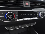 Audi A4 Avant 35 TFSI 150pk S edition Competition · Trekhaak · Camera ·  Stoelverwarming · Drive select · Leder/Stof · Garantie t/m 23-07-2028 of 100000km.