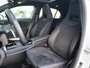 Mercedes-Benz A-Klasse 180 AMG Line l Panorama dak l Keyless entry l Achteruitrij camera l Stoelverwarming