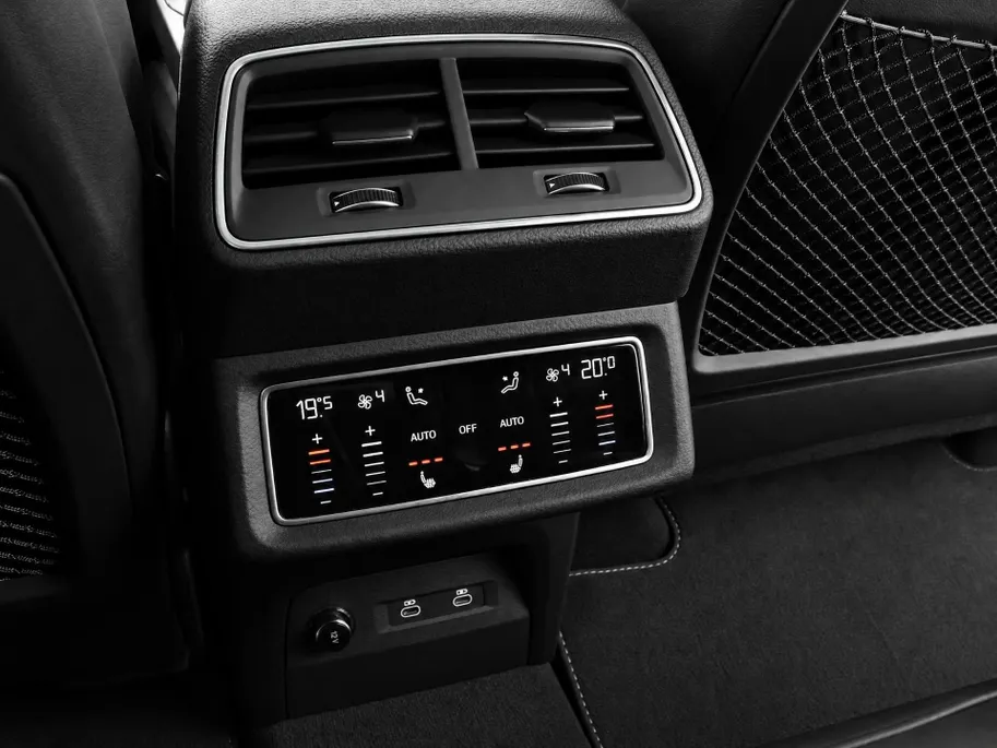 Audi e-tron S 503pk Quattro 95 kWh · SOH 95,3% · Panoramadak · Stoelventilatie · Luchtvering · 360gr. Camera · Elek. Voorstoelen · B&O Audio · 21'' Inch · Leder · EXTRA INRUILKORTING ·
