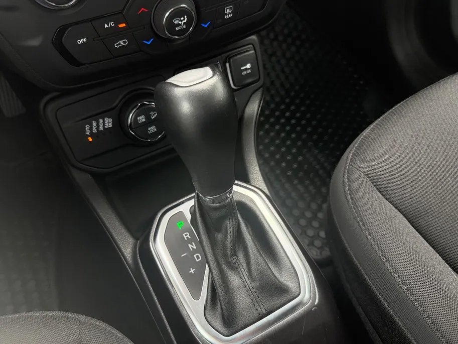 Jeep Renegade 4xe 240 Plug-in Hybrid Electric S 12 MAANDEN GARANTIE! | Stoel/stuur verwarming | Navigatie | Camera | Adapt cruise / Clima control |