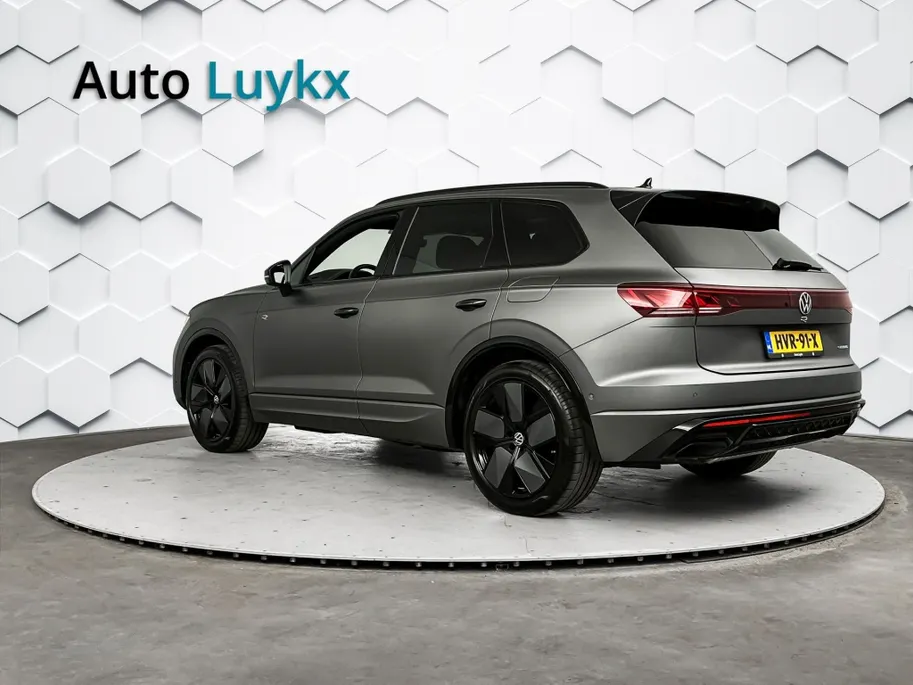 Volkswagen Touareg R 3.0 TSi eHybrid 4M 462 PK | Panoramadak | Luchtvering | Trekhaak
