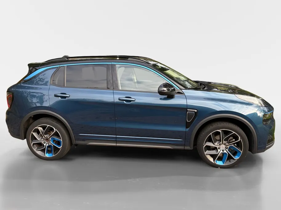Lynk & Co 01 1.5 Apple Carplay/Android Auto , stoelverwarming , panoramadak , navigatiesysteem full map , camera 360 , elektrisch verstelb. bestuurdersstoel met geheugen , elektrisch bedienbare achterklep ,                                               lichtmetalen ve