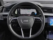 Audi e-tron 55 quattro edition 300kW/408PK 95 kWh · Panoramadak · Trekhaak · Stoelverwarming ·