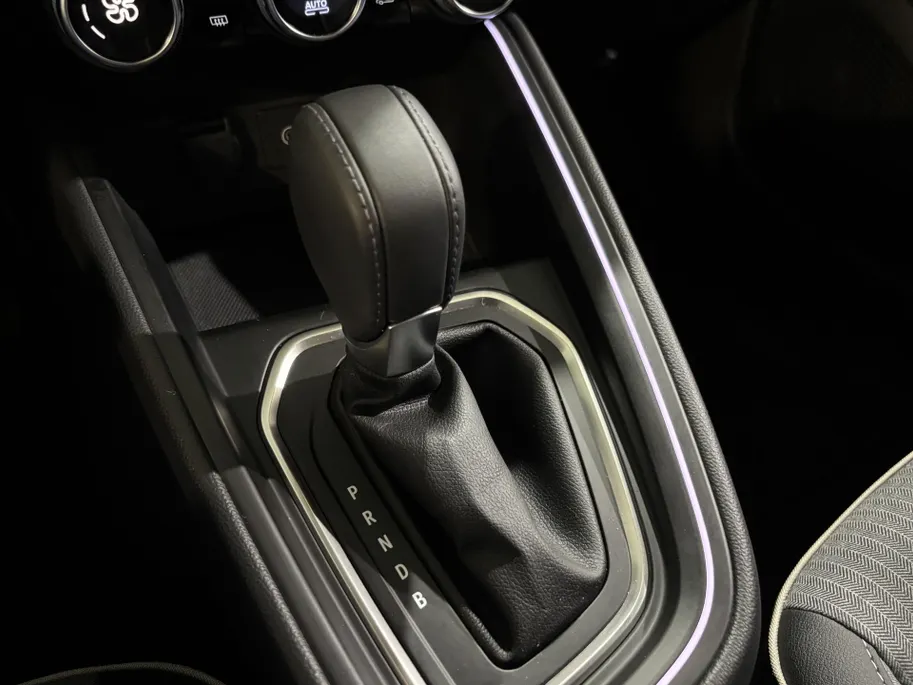 Renault Clio 145PK E-Tech Full Hybrid Techno Automaat | Digital Cockpit | 9,3' Navi | Climate Control | Apple CarPlay/Android Auto | Camera | Cruise Control | Armsteun | Lichtmetalen Velgen |
