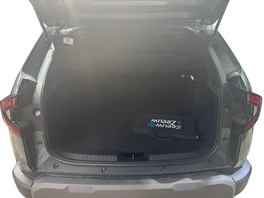 Dacia Duster 1.6 Hybrid 140 Journey NAVIGATIE AIRCO 360CAMERA CRUISE CONTROLE APPLE CARPLAY ANDROID AUTO HOGE INSTAP LET OP IS EEN DEMO VRAAG NAAR DE KMSTAND