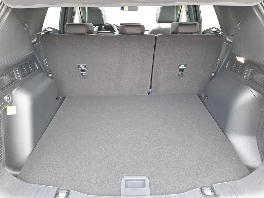 Ford Kuga 2.5 PHEV ST-Line X | Winterpack | Driver assistancepack | El. Trekhaak | Panoramadak | 19' Lichtmetaal | 360Camera | El. Achterklep | Adaptive cruisecontrol | El. bestuurderstoel | Matrix Led koplampen | Halfleer | Dodehoekdetectie | B&O Audio | AGR-Stoel