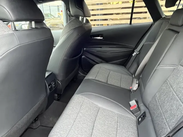 Toyota Corolla Touring Sports 1.8 Hybrid Dynamic | Trekhaak | Nieuwe All Seasons