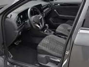 Volkswagen T-Roc 1.5 TSI 150pk DSG R-Line · Panoramadak · Camera · Dodehoeksensor · Keyless · Apple/Android Car Play · 19'Velgen ·