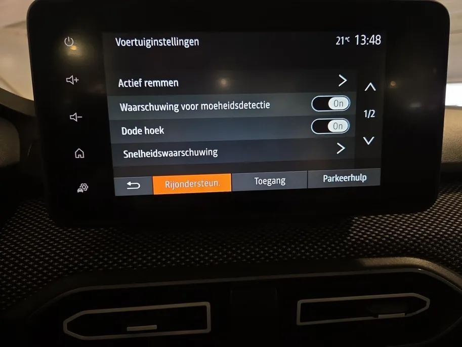 Dacia Sandero 1.0 TCe 90 Journey | Camera | Dodehoek Detectie | Parkeersensoren | Cruise & Climate Control | LMV | 12 Maanden BOVAG Garantie